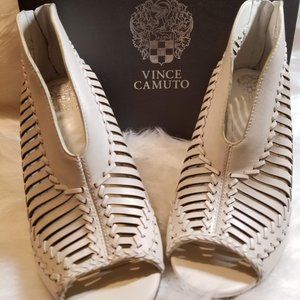 VINCE CAMUTO Acha Cutout Peep Toe Bootie In Warm White Leather